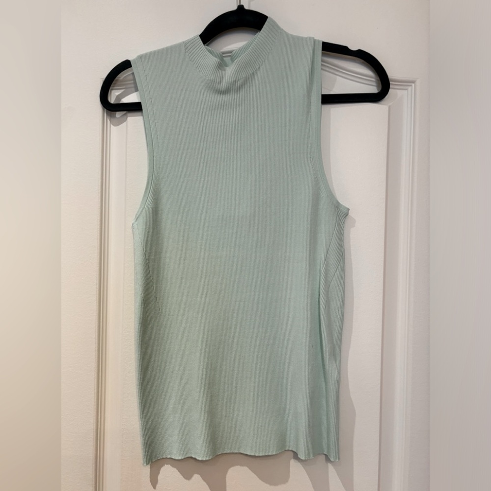 Slim mint green top